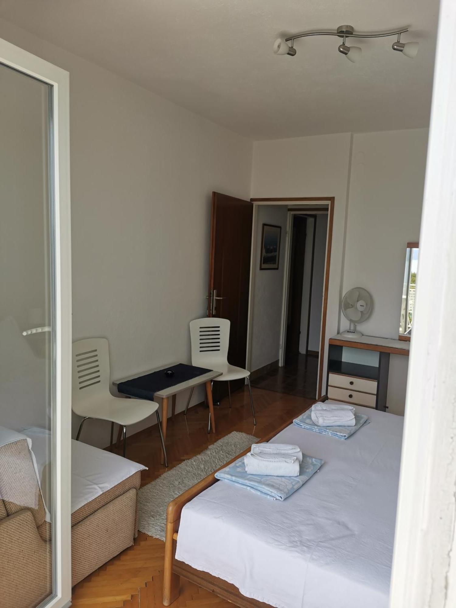 Apartments Zara ミミツェ 部屋 写真